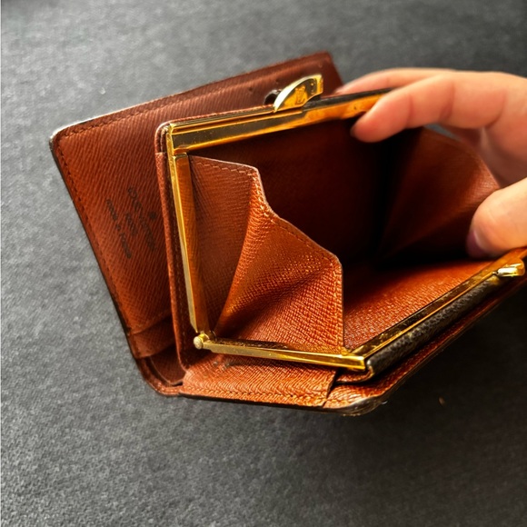 Louis Vuitton Vintage Kisslock Monogram Brown Wallet - Picture 9 of 13